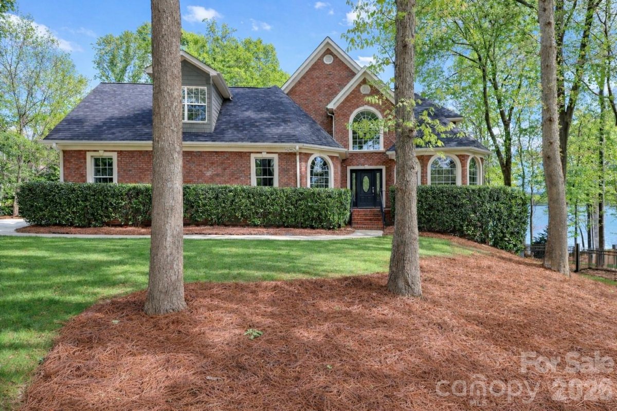 119 Shelter Cove Lane