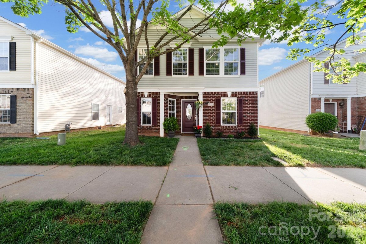 711 Skywatch Lane