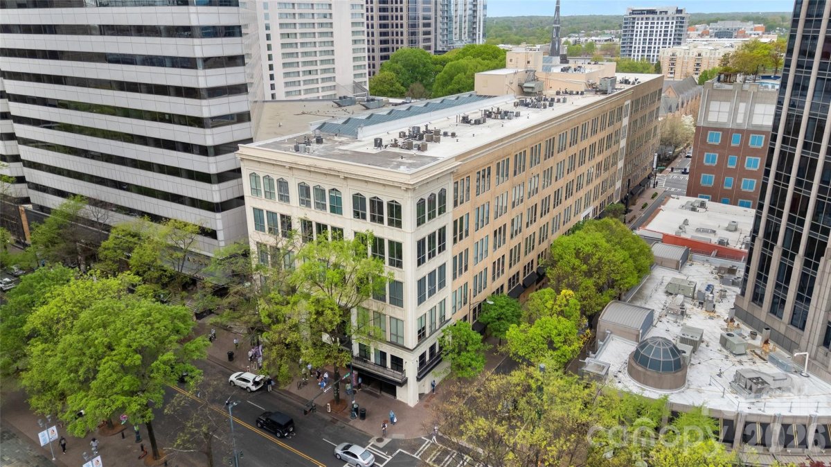 127 N Tryon Street