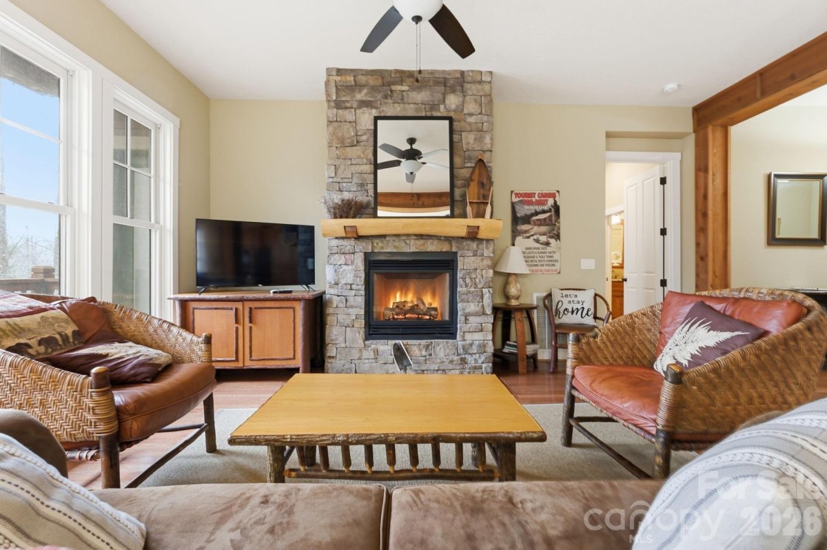 150 Saddle Notch Lane
