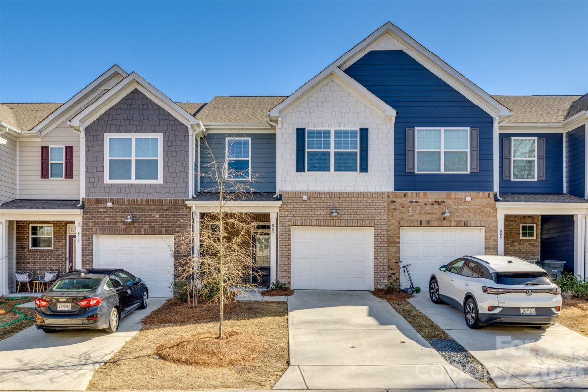 807 Gable Oak Lane