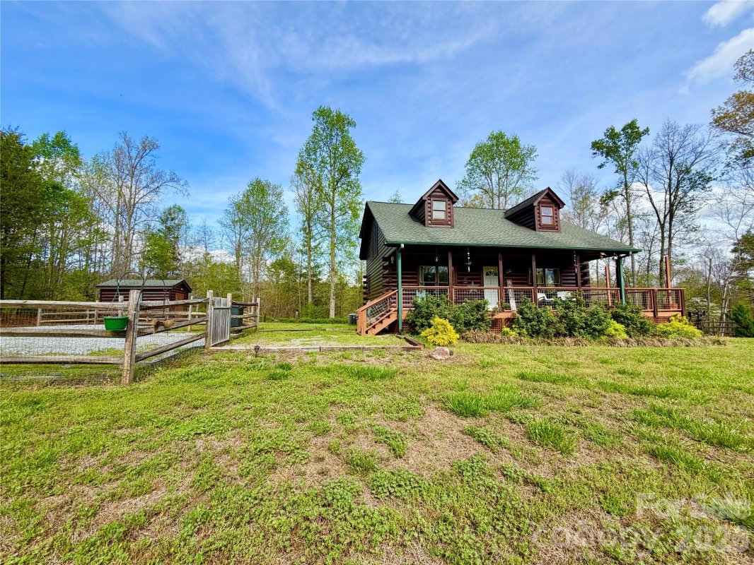 1142 Clearwater Parkway