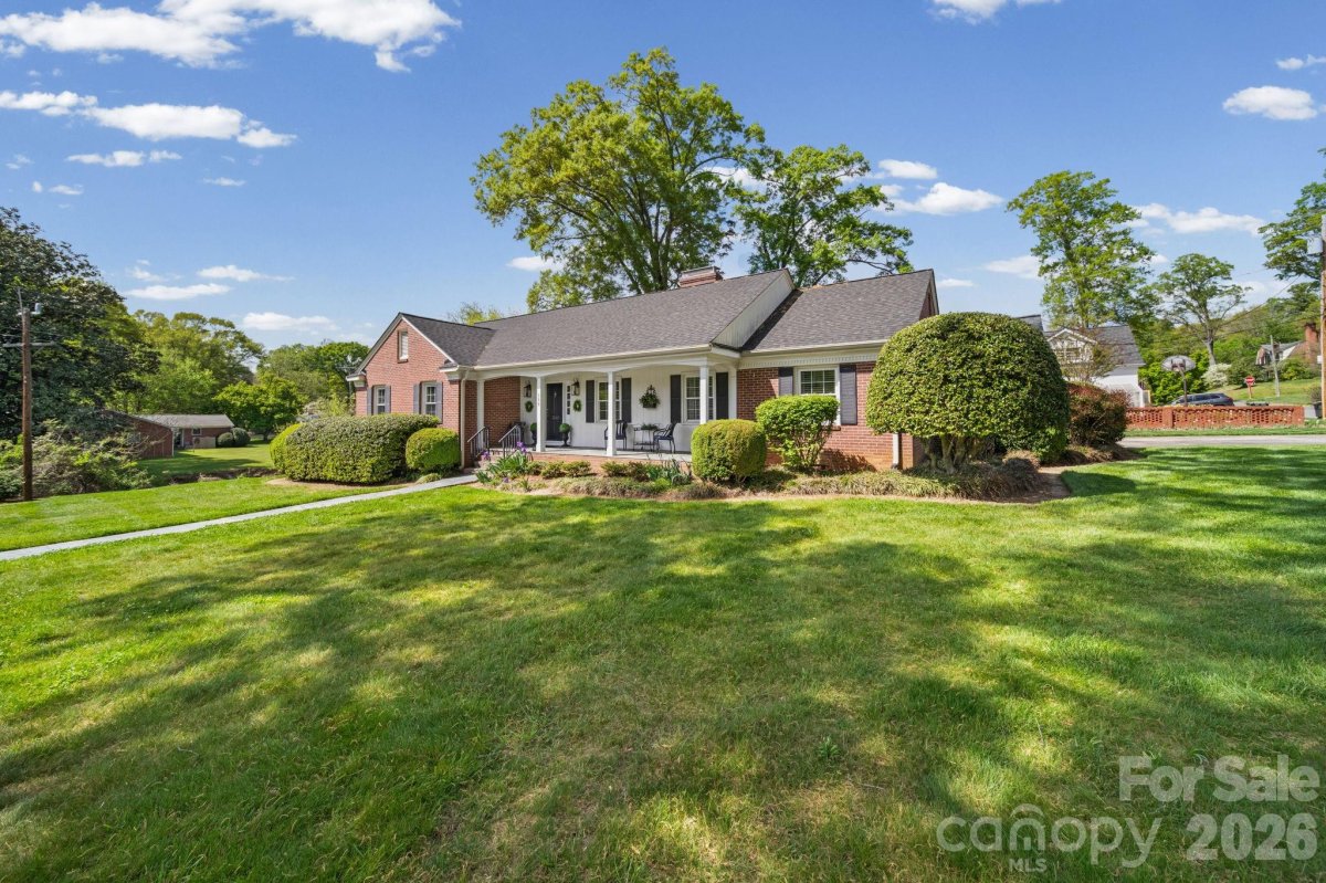 300 W 11th Avenue