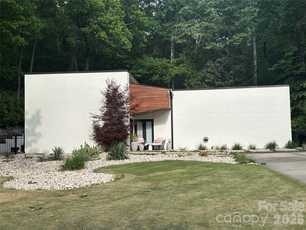 3316 Johnny Cake Lane