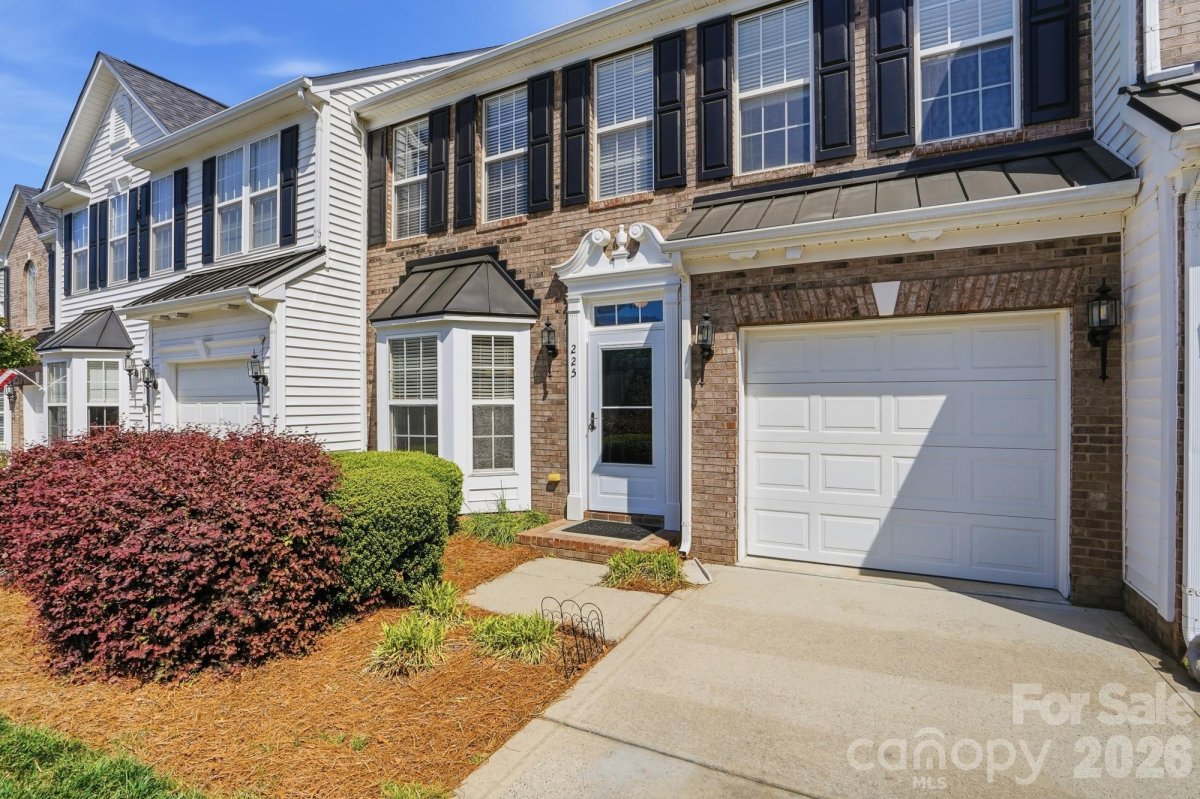 225 Horizon Circle