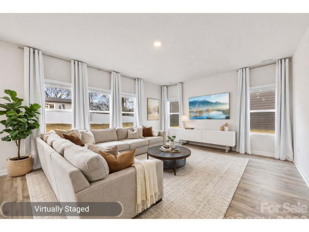 916 Clementine Road