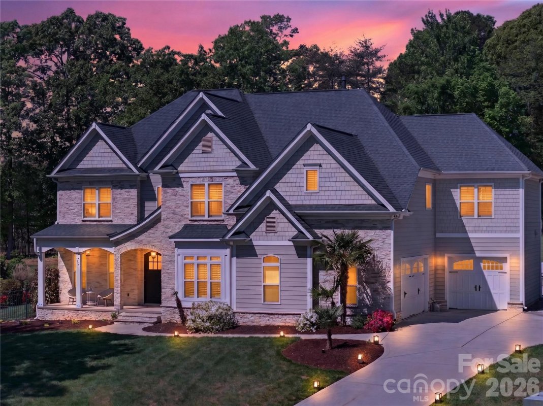 121 Leeward Shoals Lane