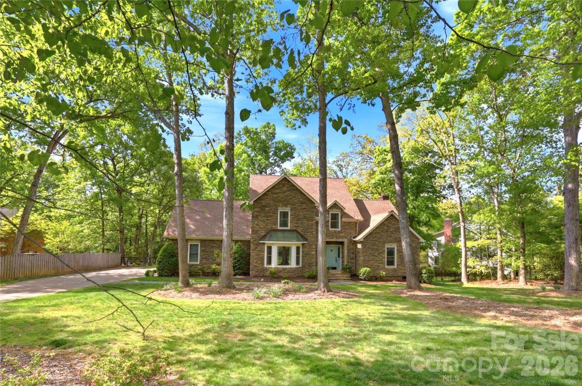 8200 Asheley Glen Drive