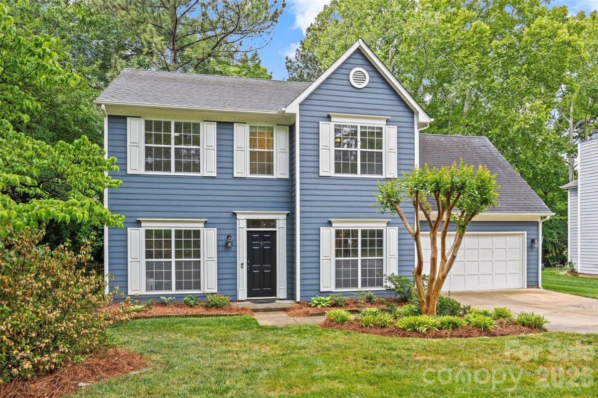 3213 Crescent Knoll Drive