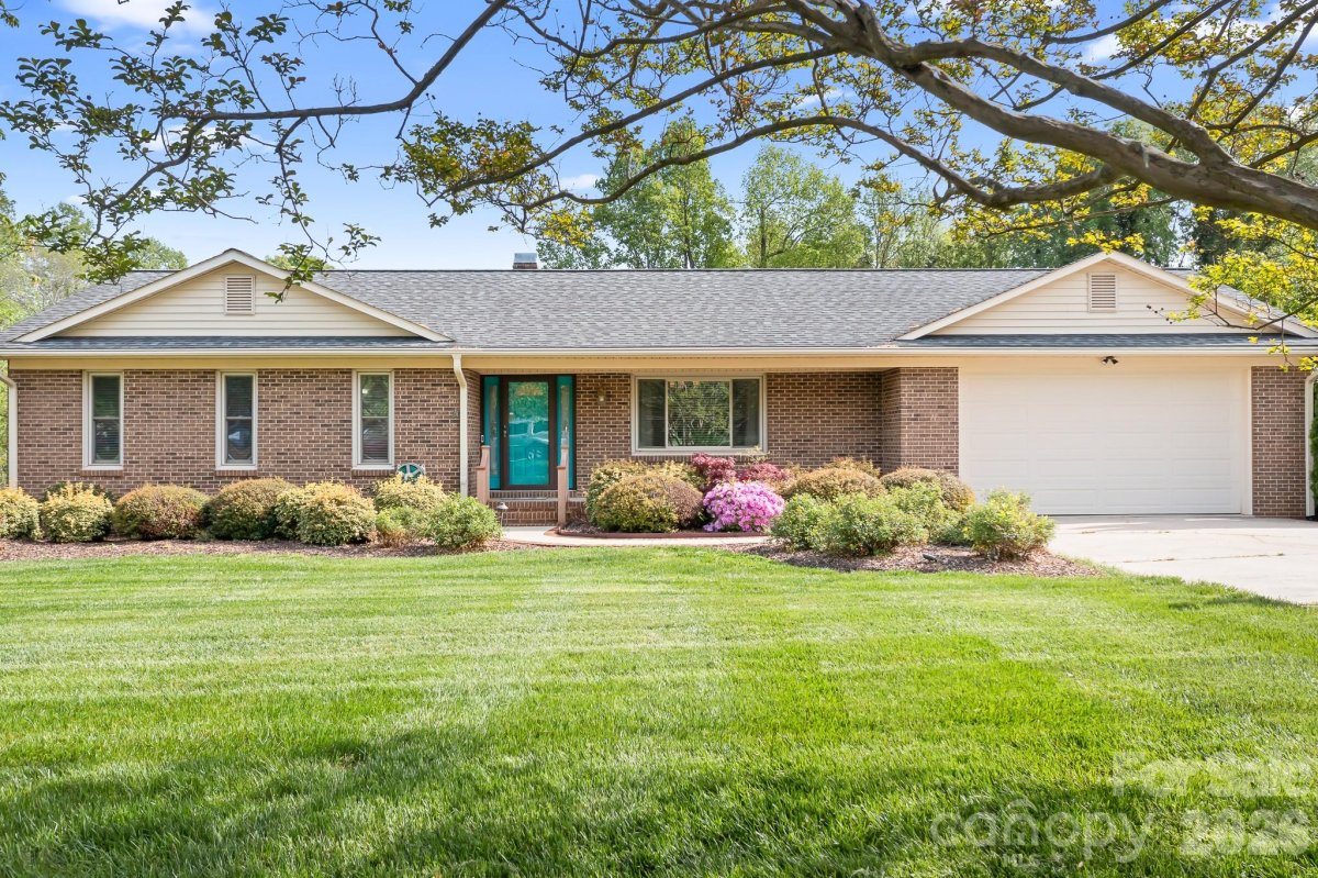 676 Sunridge Drive