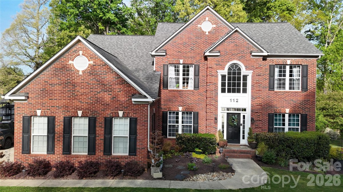112 Huntly Lane