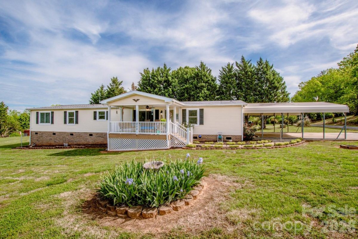 525 Mountain Meadows Drive