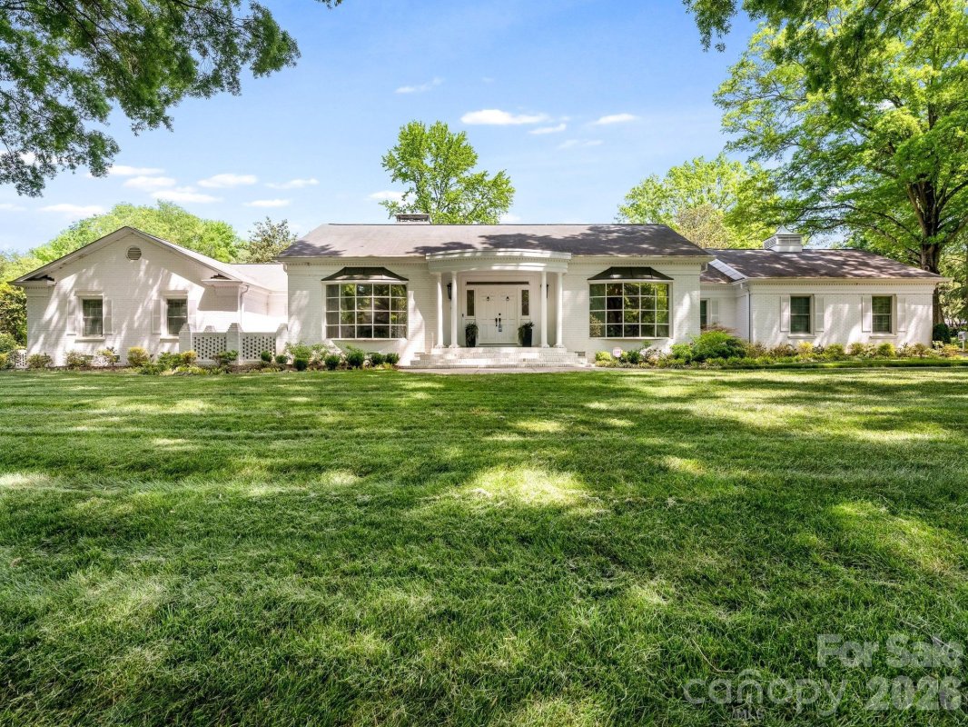 2738 Beverwyck Road