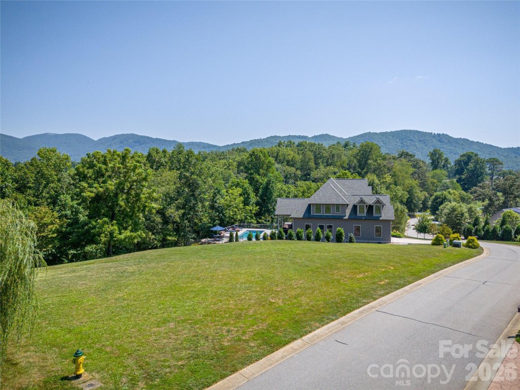 47 Lake Vista Drive