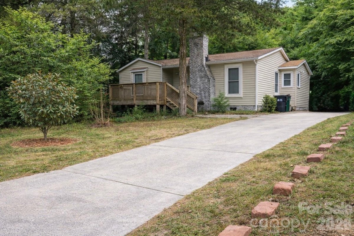 7811 Heatherdale Court