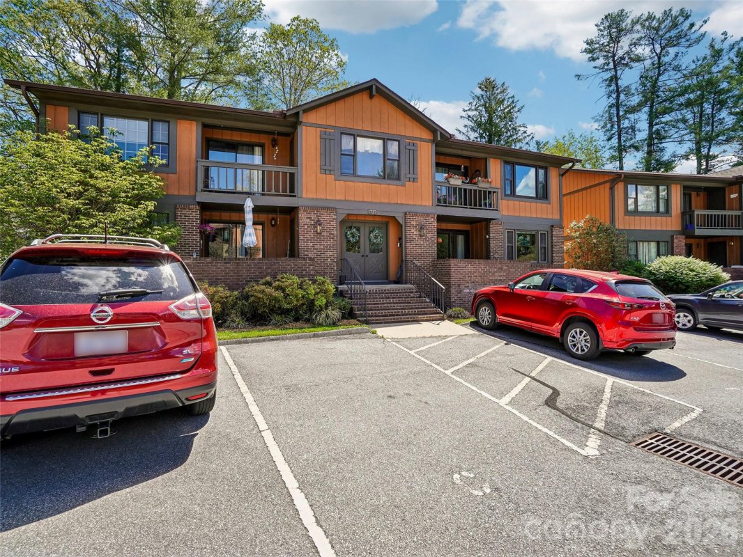 1737 Haywood Manor Road