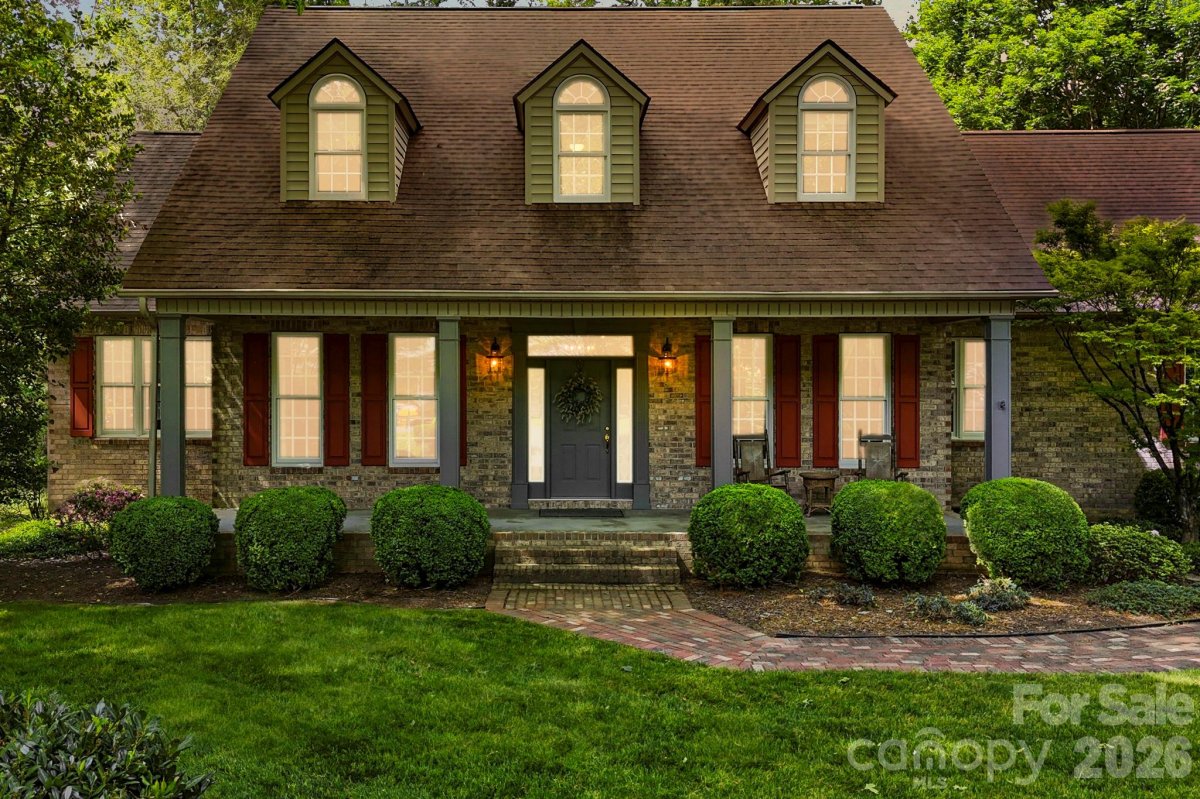 17 Crooked Oak Court