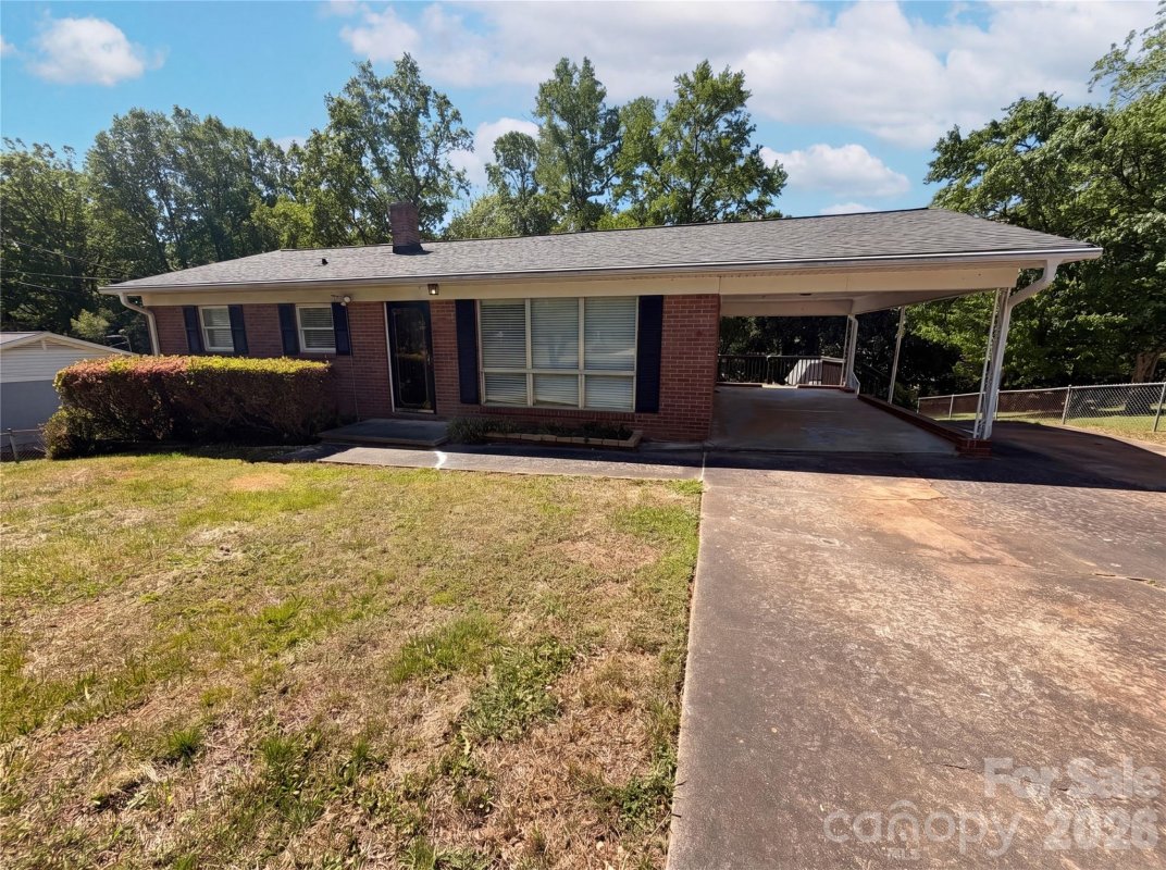 2431 Lynn Drive