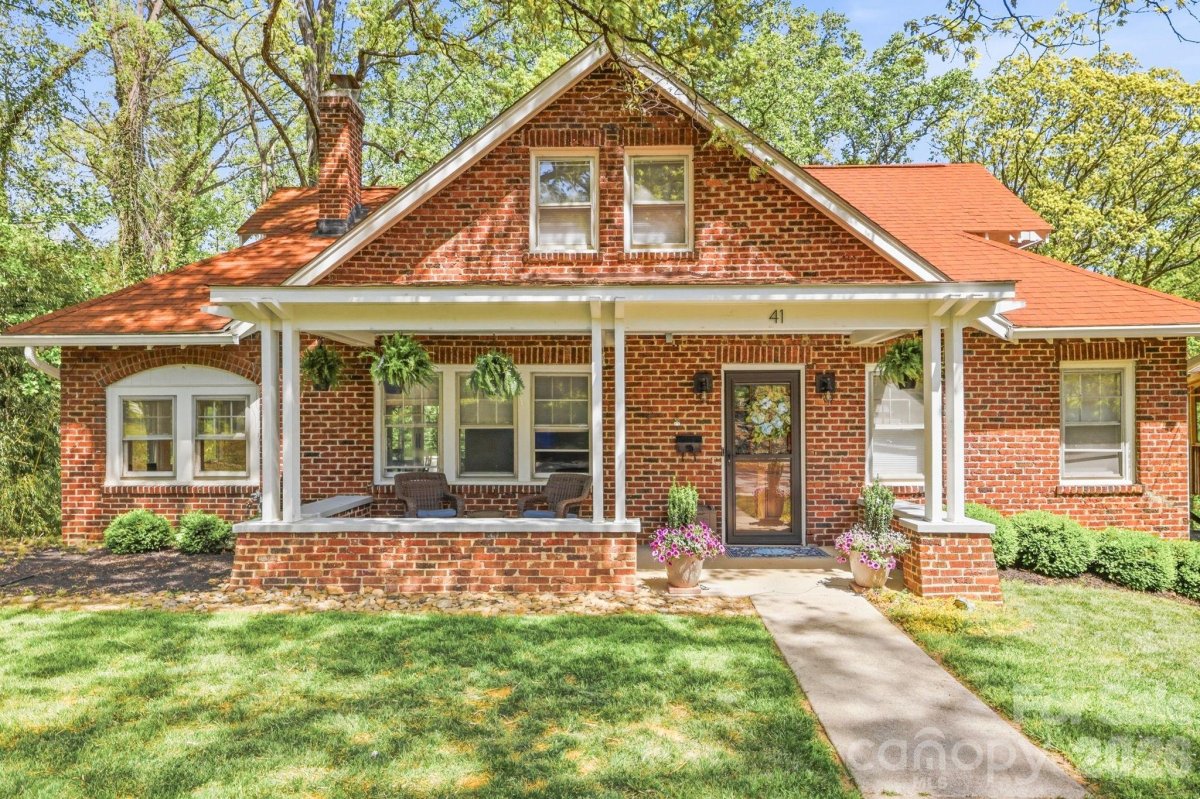 41 Chiles Avenue