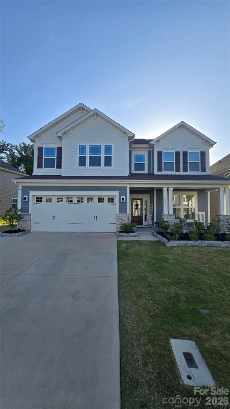 652 Carryduff Street