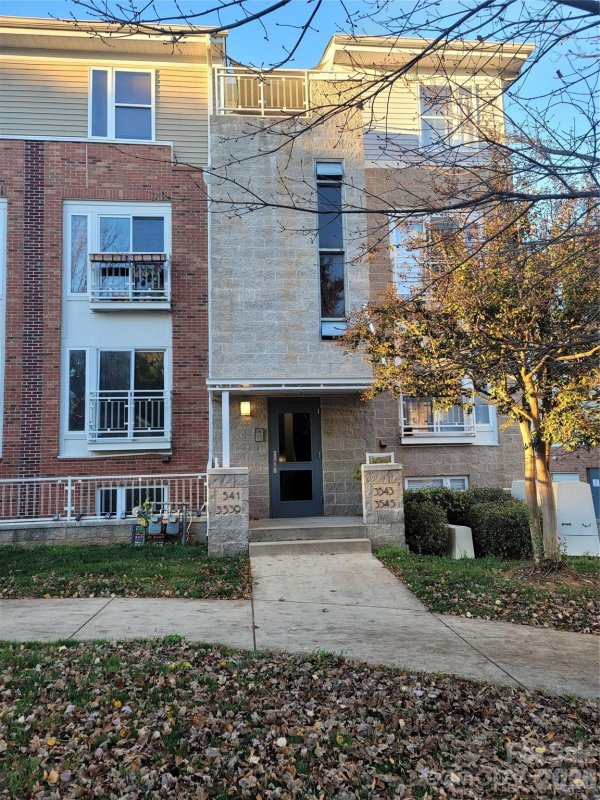 3539 Warp Street