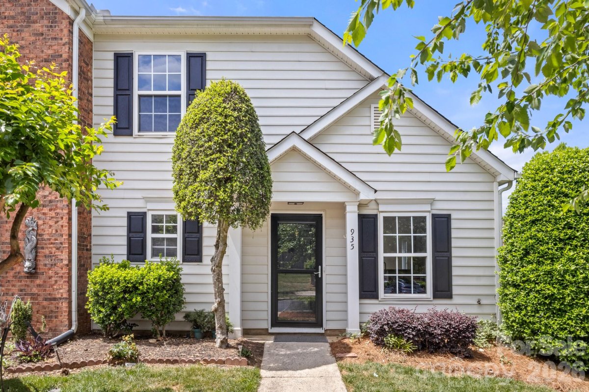 935 Heritage Parkway