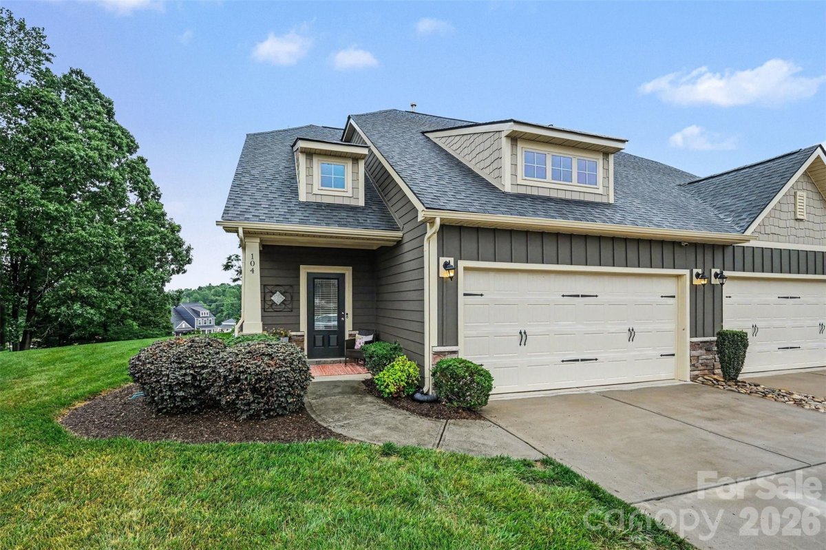 104 Boxtail Way
