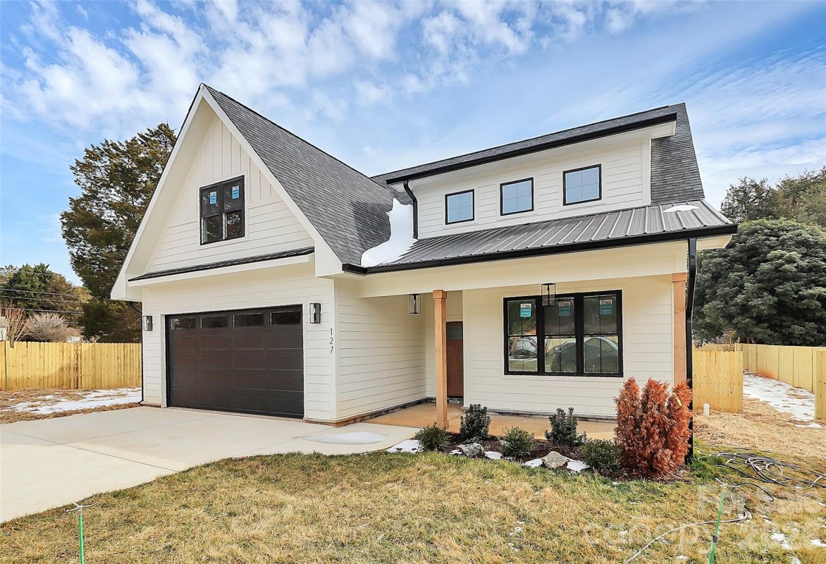 127 Hazelton Loop