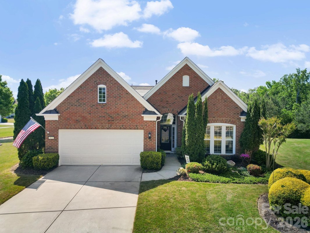 3021 Voyageurs Way