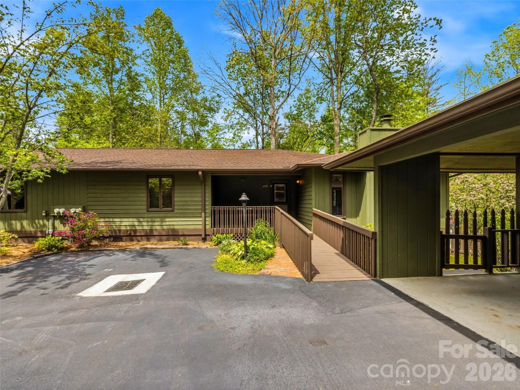 348 Surrey Lane