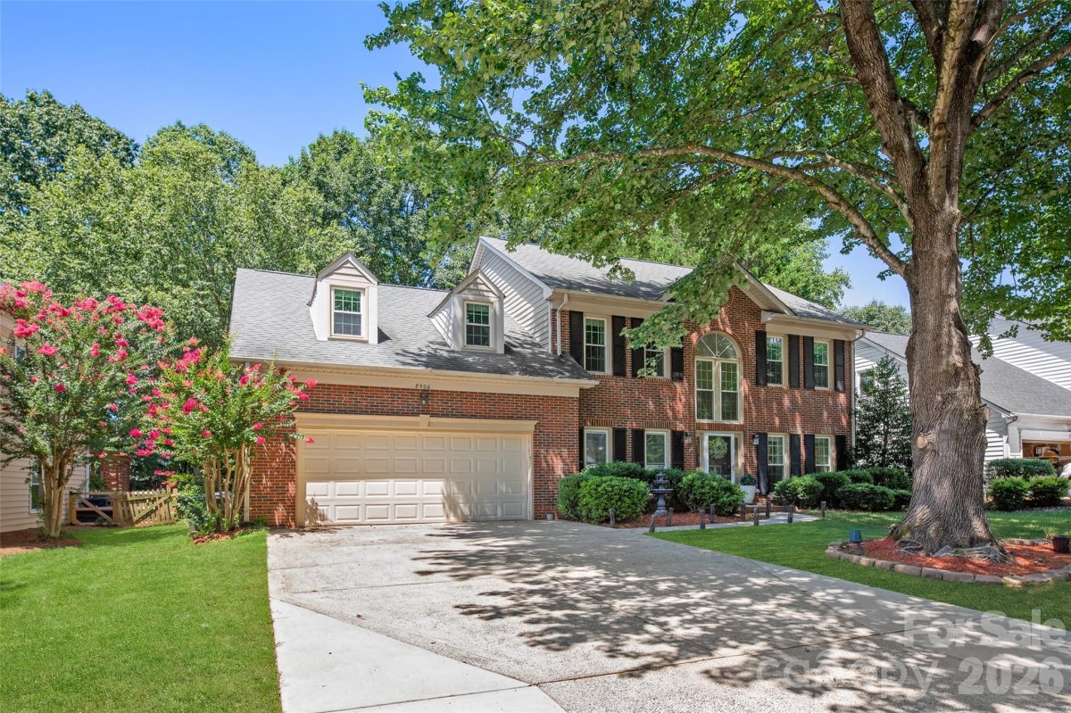 8906 Glade Court