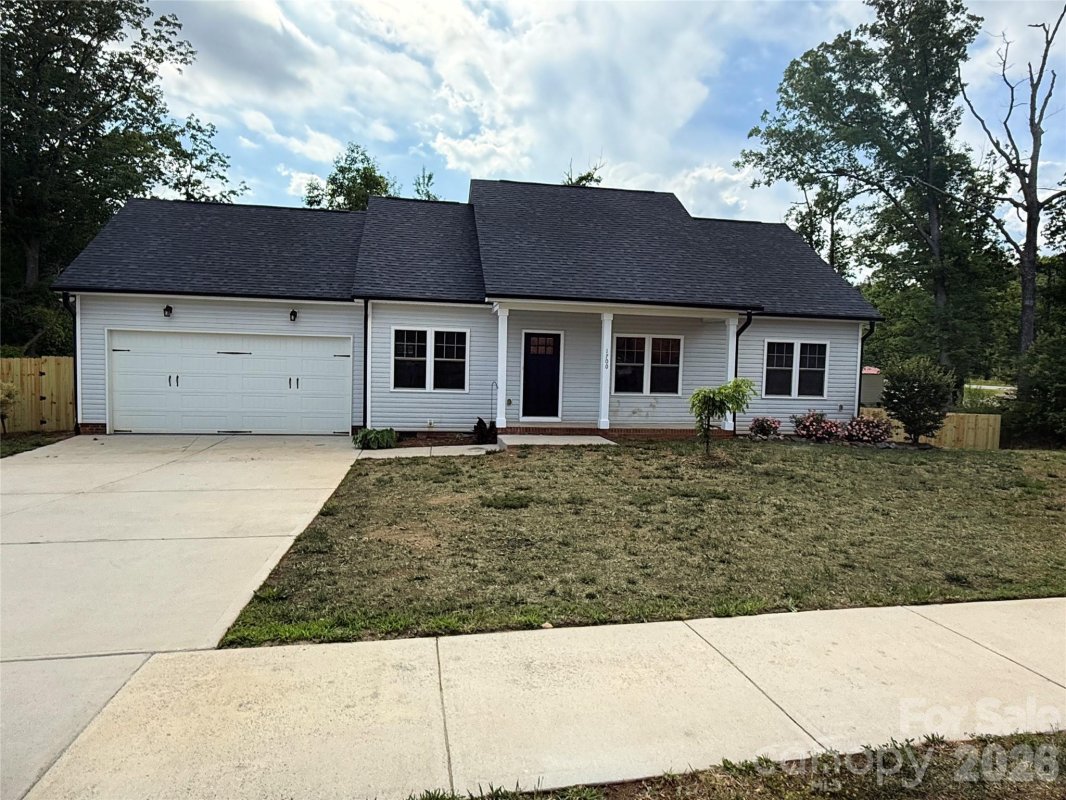 1700 Ivey Court