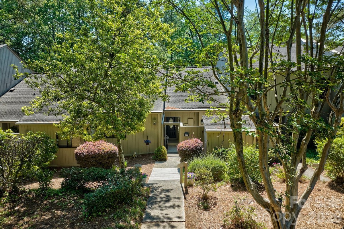114 Pine Grove Circle