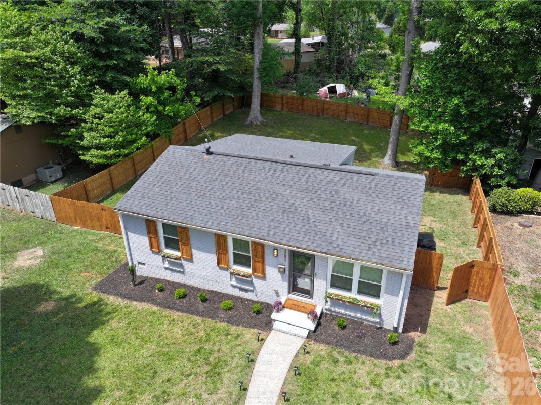 3821 Dunwoody Drive