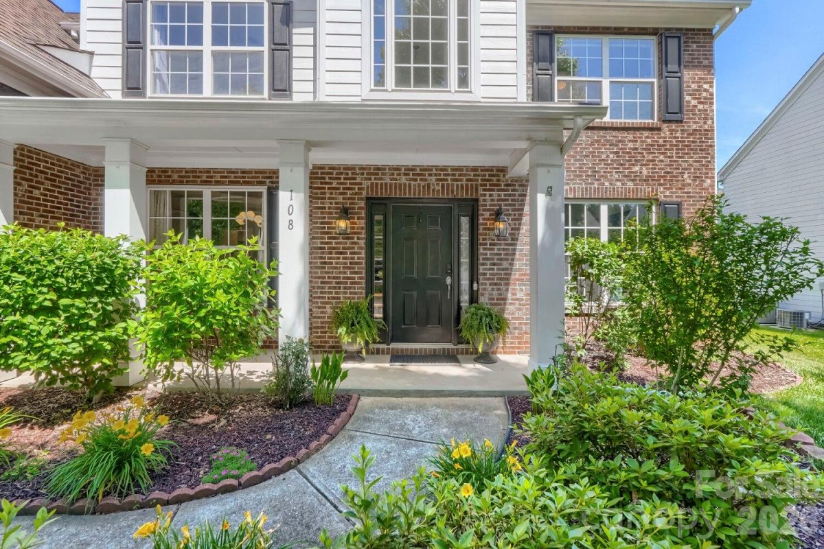 108 Runningdeer Drive