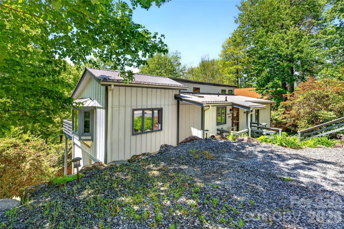 334 Harbor Lake Road