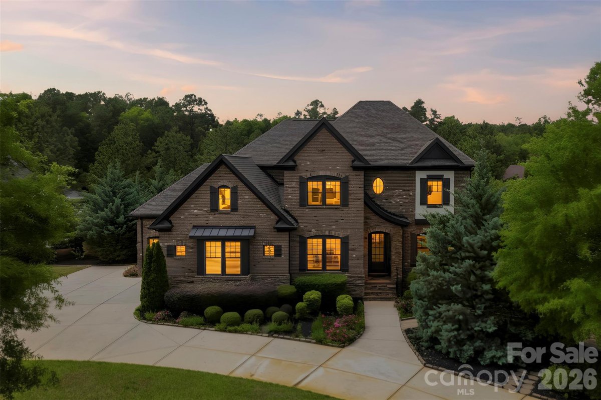 1009 Princessa Drive