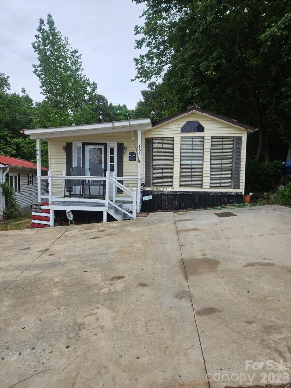 157 Dogwood Circle