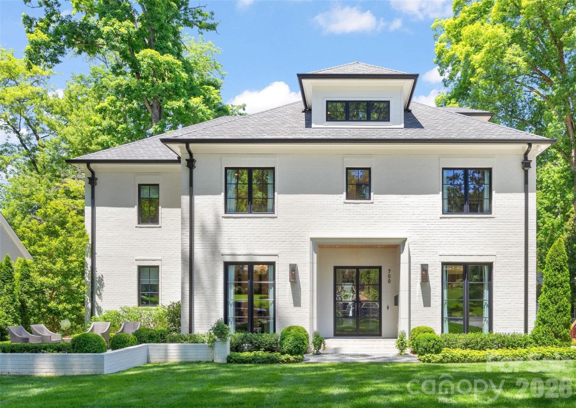 700 Cherokee Road