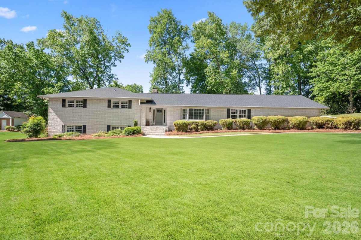 3713 Saint Regis Drive