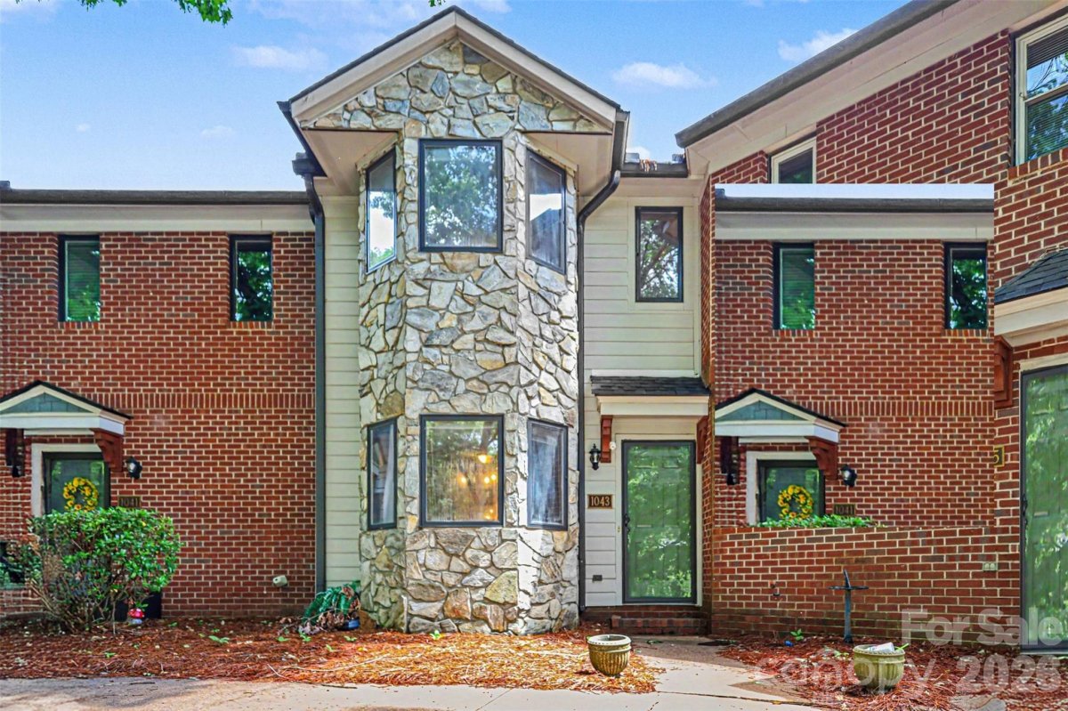1043 Wexford Place