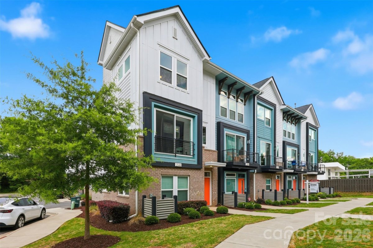 2148 Electric Lane