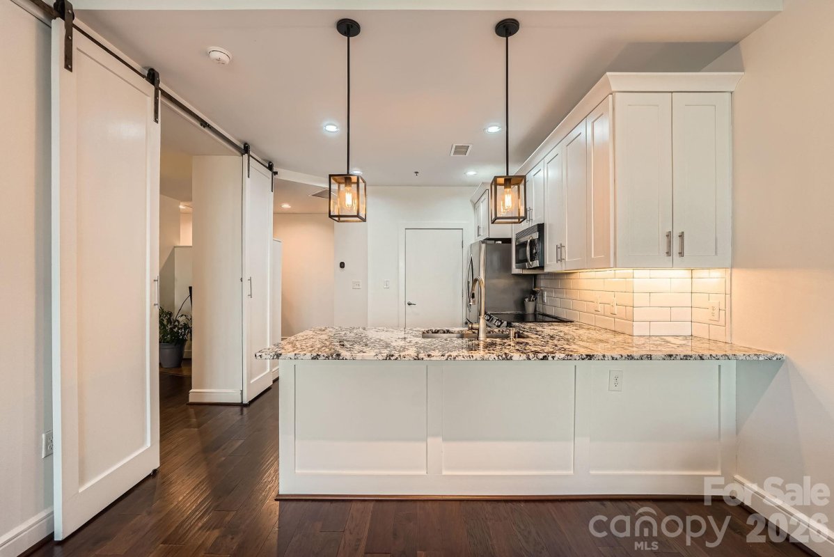 333 W Trade Street