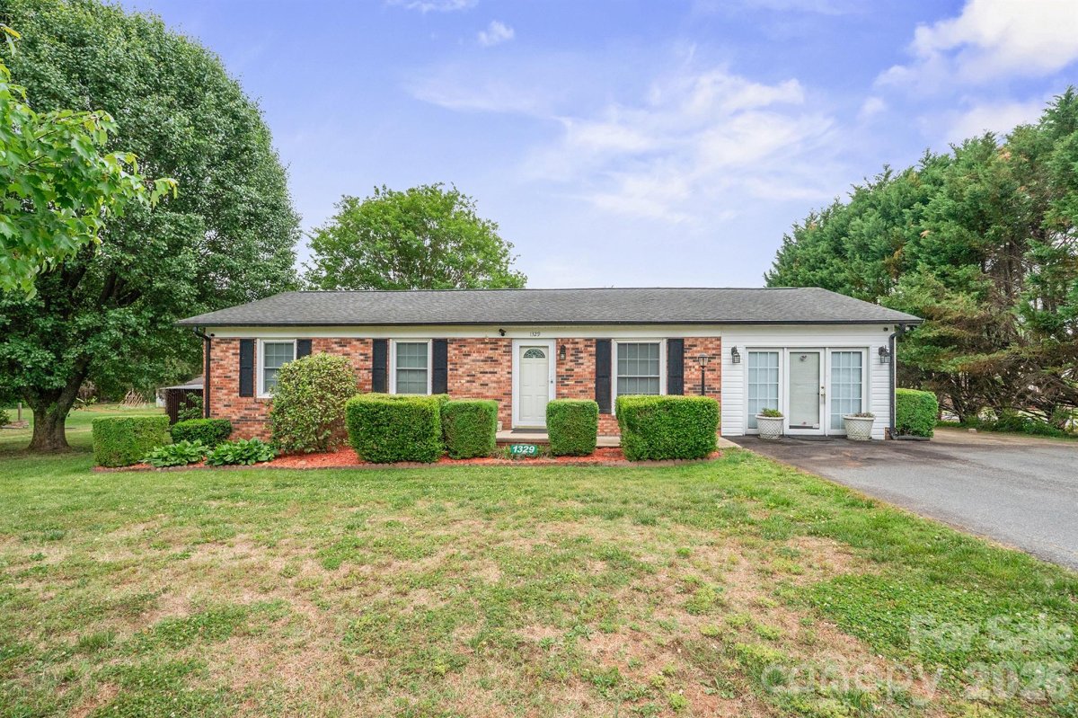 1329 Landsdowne Drive
