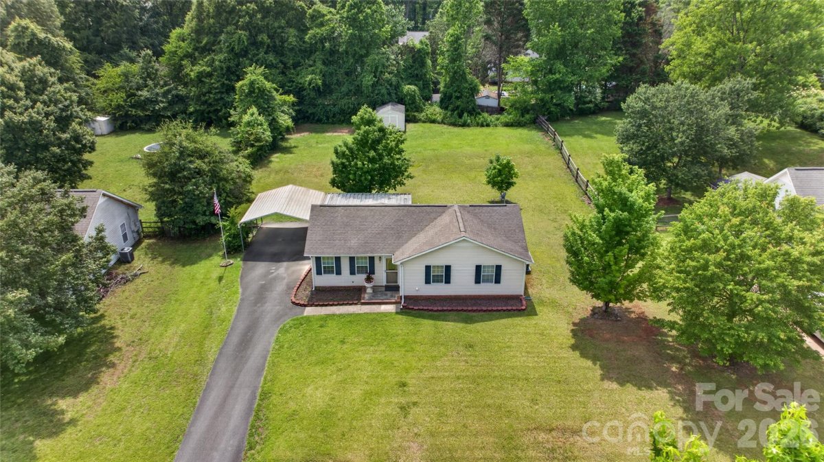 3504 Sassafras Trail