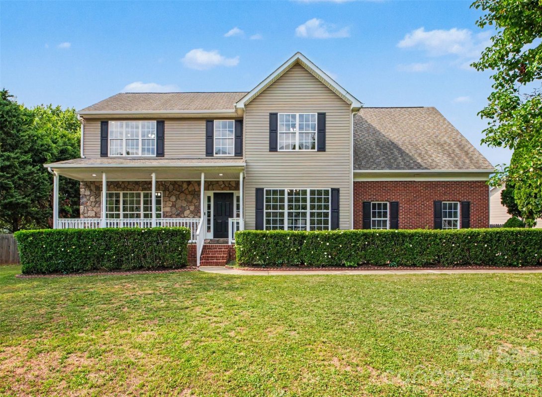 2715 Thornburg Court