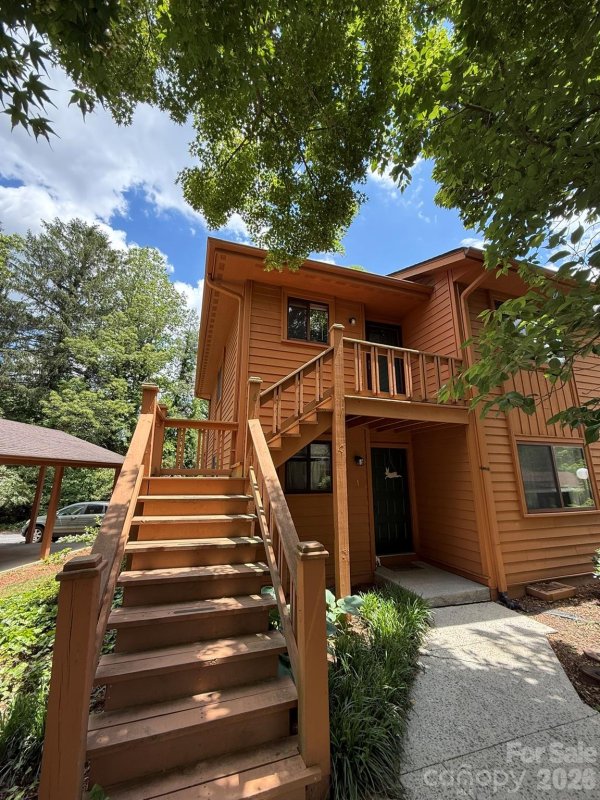 581 Courtwood Lane