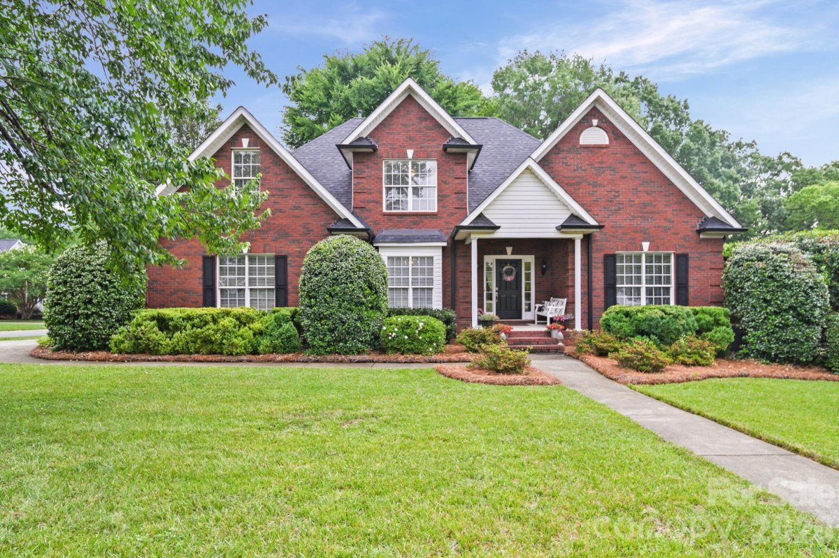 2820 Monterrey Lane