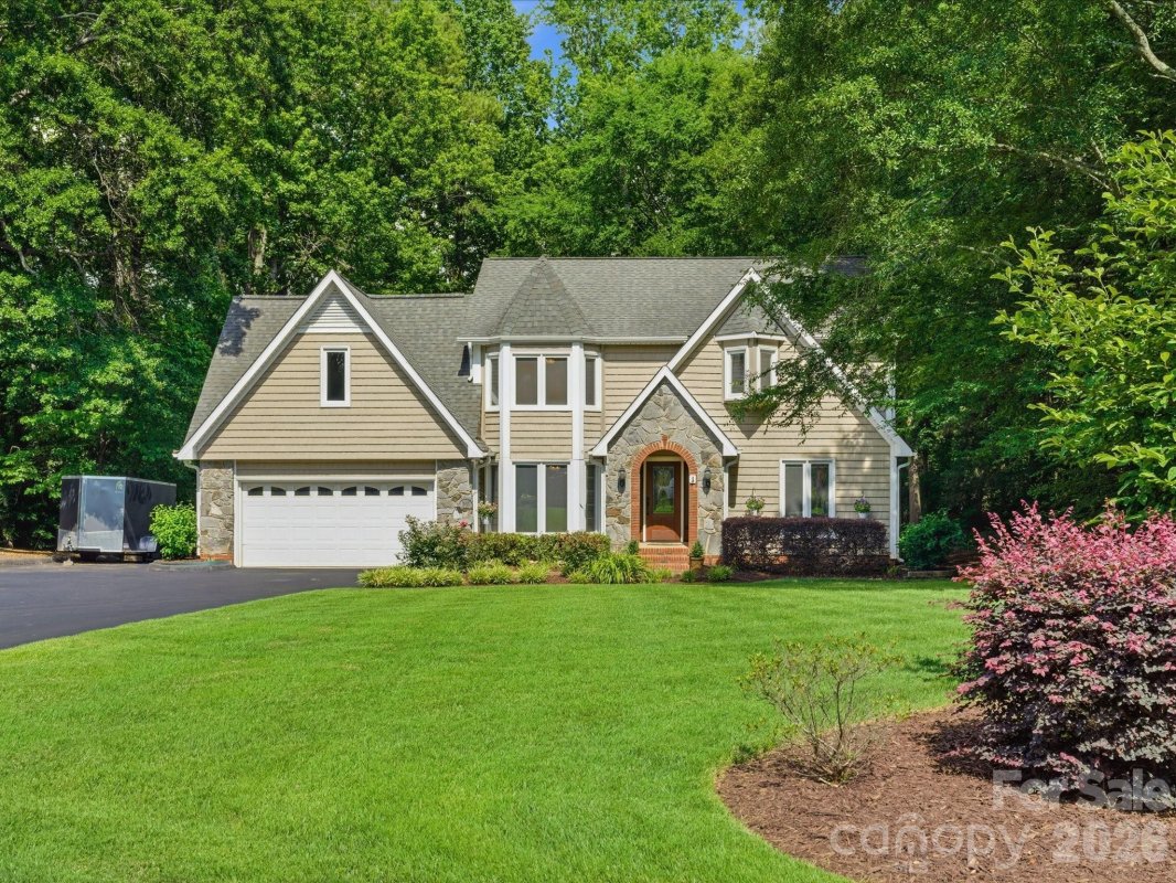 1938 Candlewick Drive