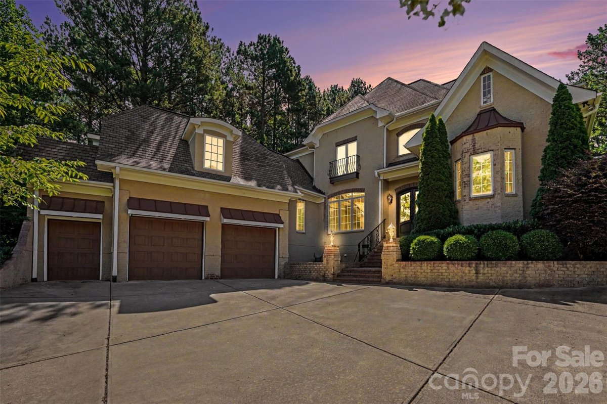 5129 Watermead Lane